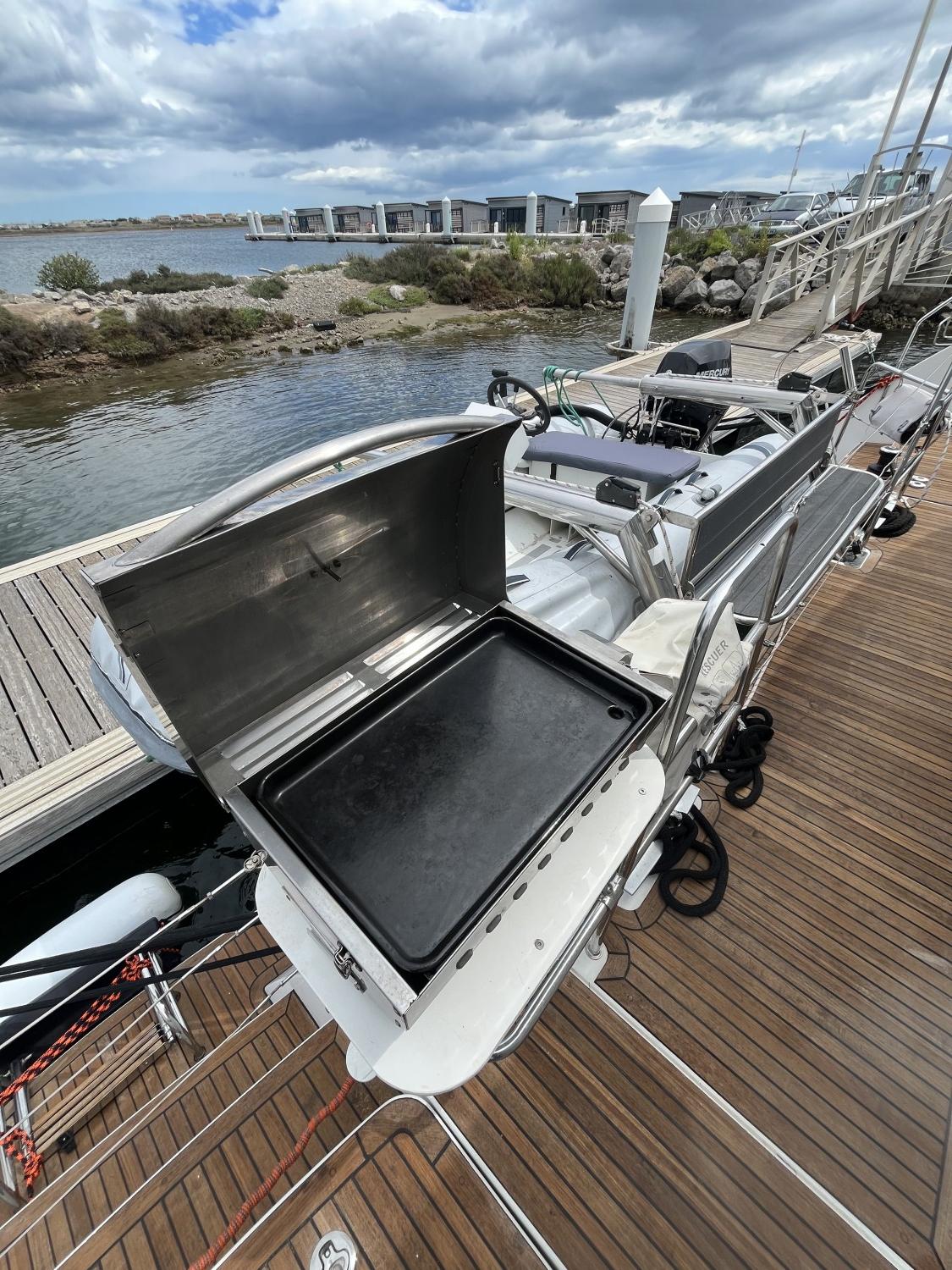 slider 81 Lagoon  450 Sport Top